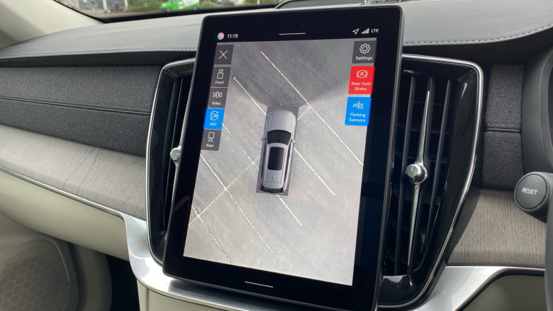 Volvo XC90 2.0 T8 PHEV Ultra Dark 5dr AWD Geartronic Estate